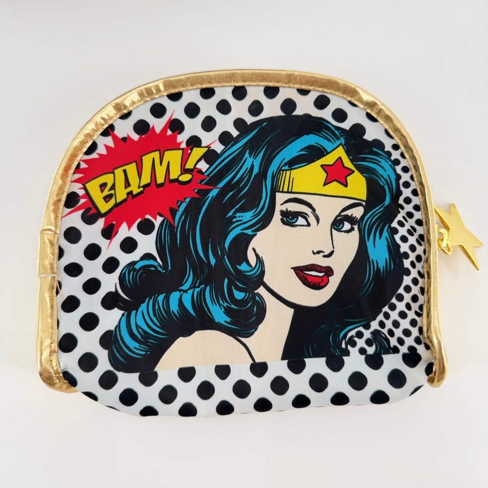 LONDON SOHO NEW YORK Wonder Woman Comic Print Makeup Bag Set Gold Trim 2 Piece - Picture 3 of 13